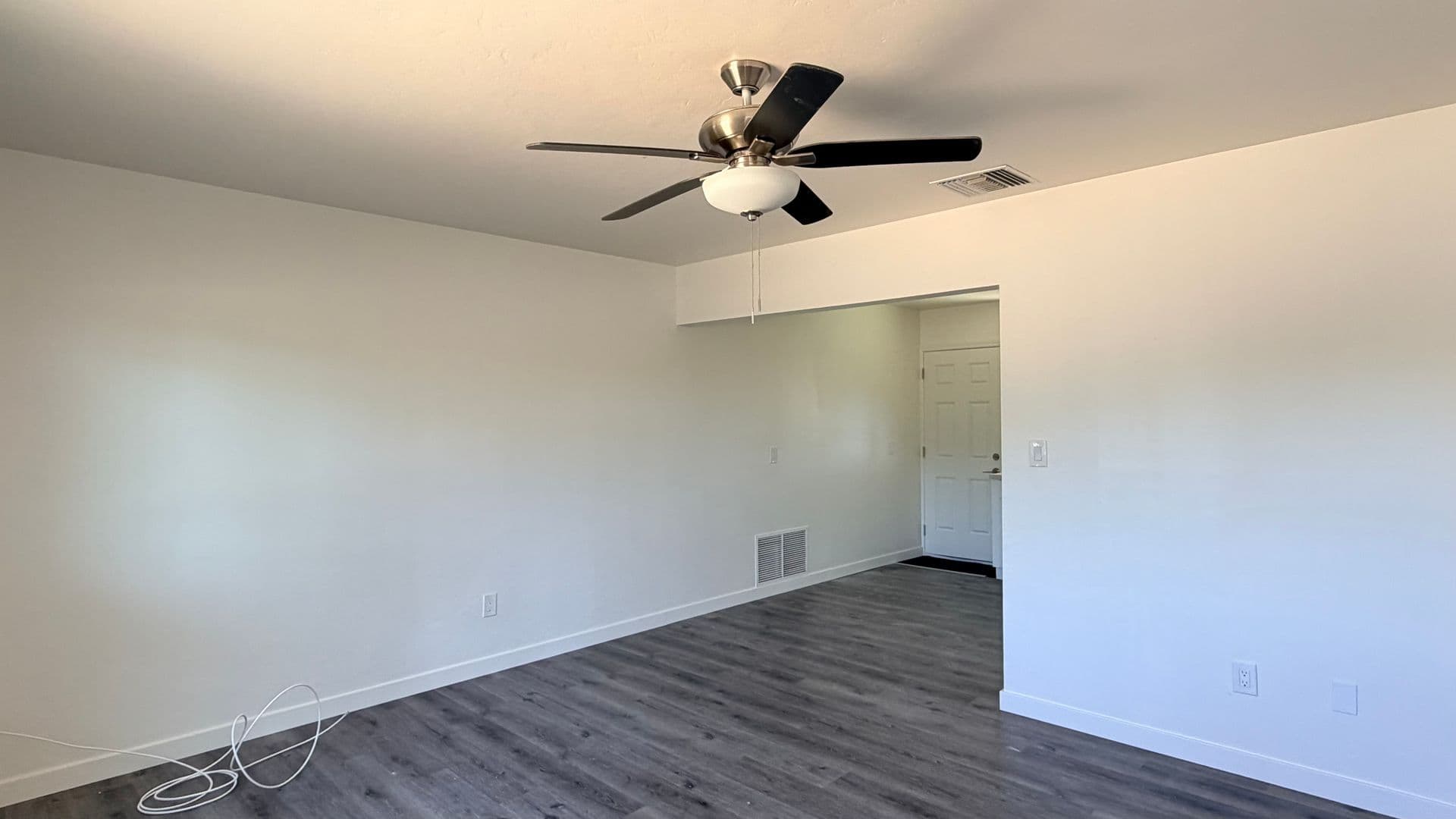Imperial Beach House: 1055 11th St
