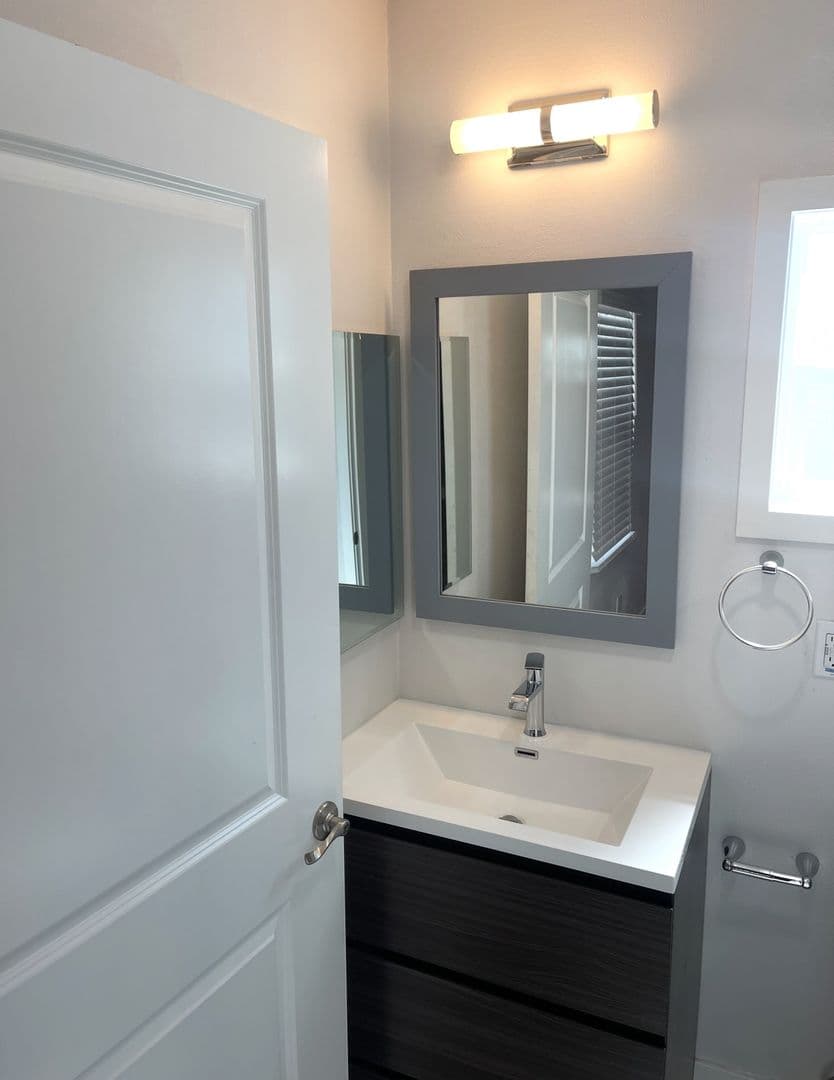 Imperial Beach House: 621 Florence St #A