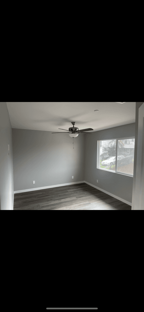 National City Townhome: 827 E 2nd St