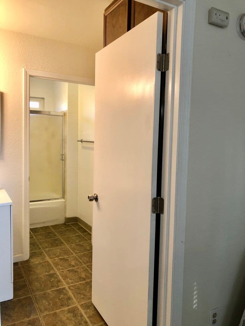 Lakeside Apartment: 12711 Laurel Street