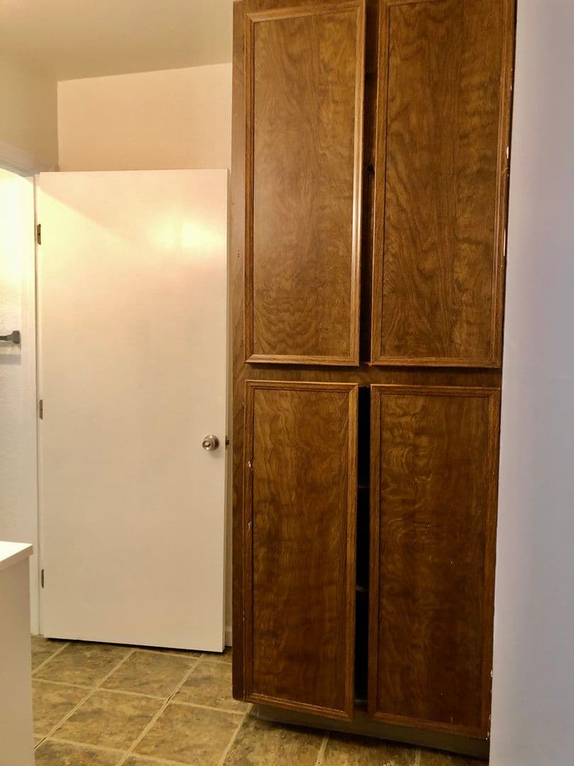 Lakeside Apartment: 12711 Laurel Street