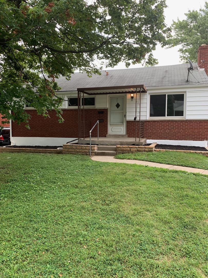 Cincinnati House: 2180 Townhill Drive