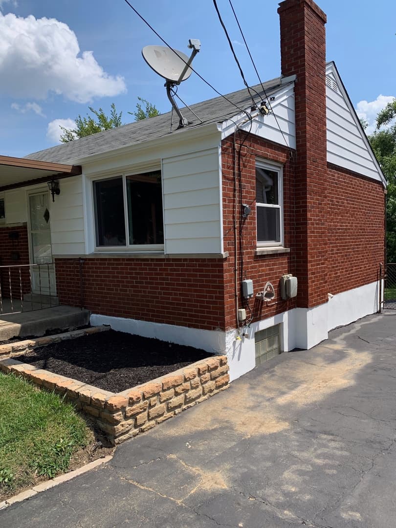 Cincinnati House: 2180 Townhill Drive