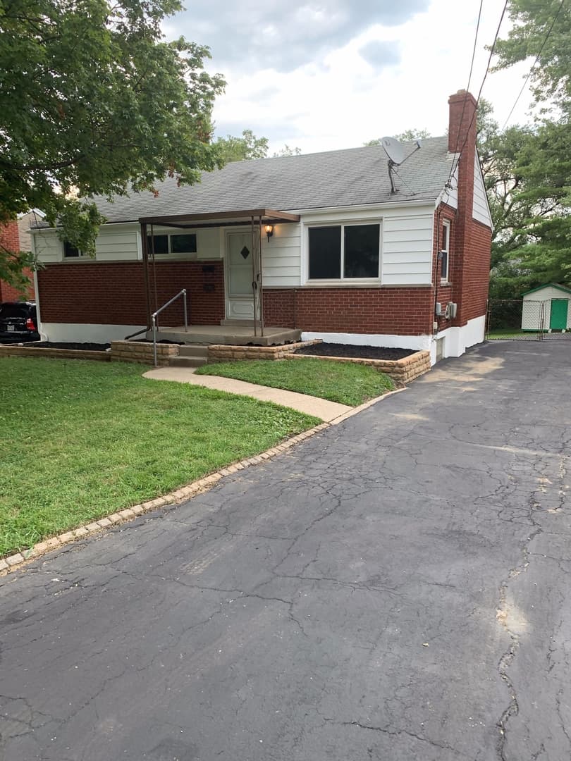 Cincinnati House: 2180 Townhill Drive