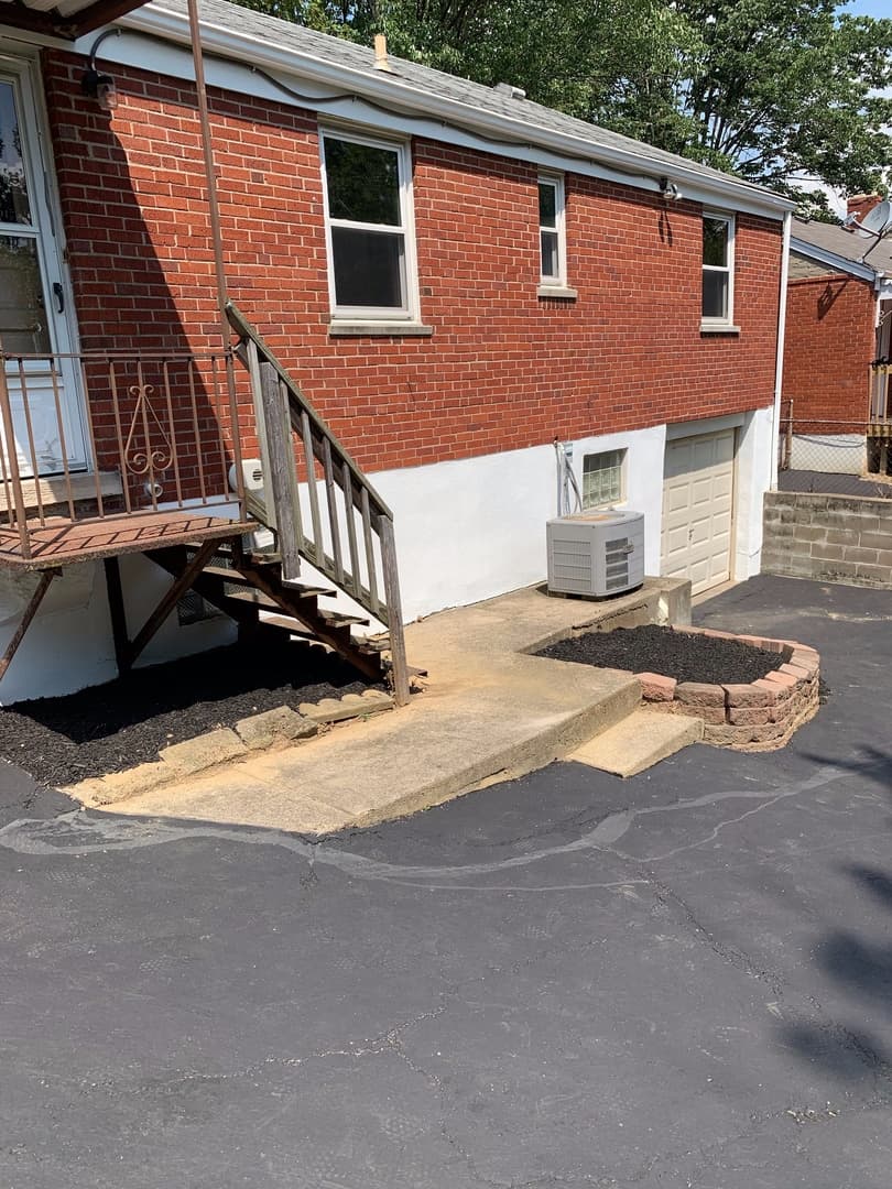 Cincinnati House: 2180 Townhill Drive