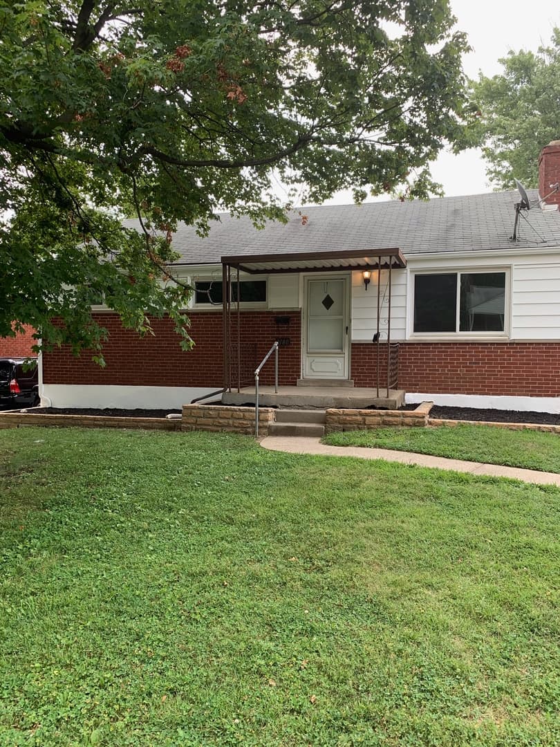 Cincinnati House: 2180 Townhill Drive
