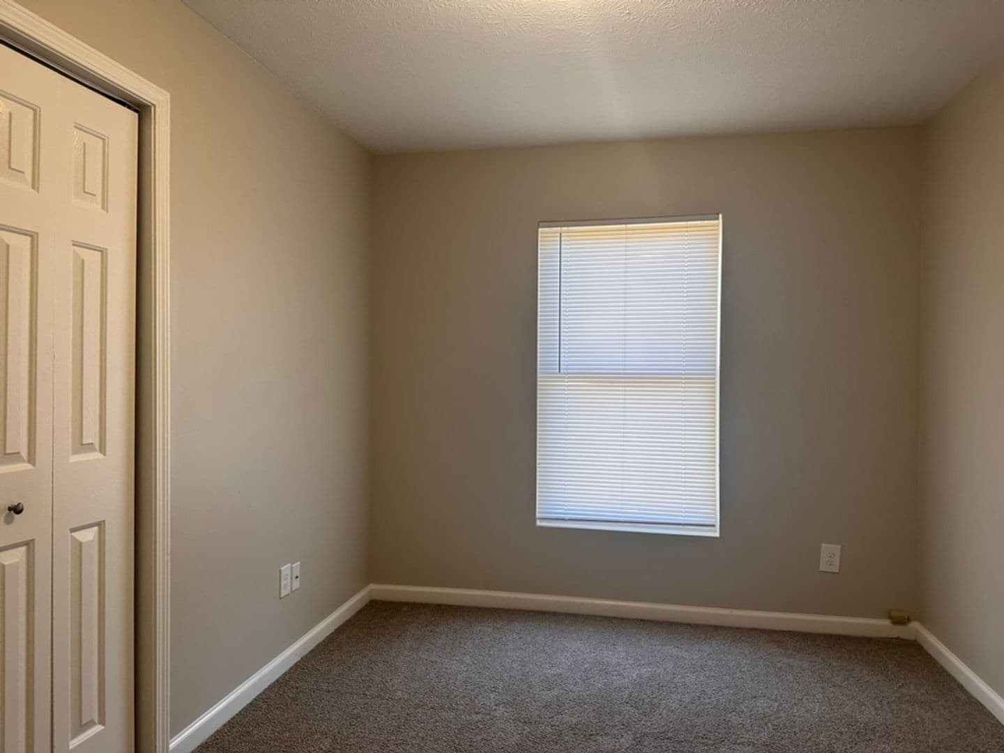 Bloomington Apartment: 1622 S. Curry Pike