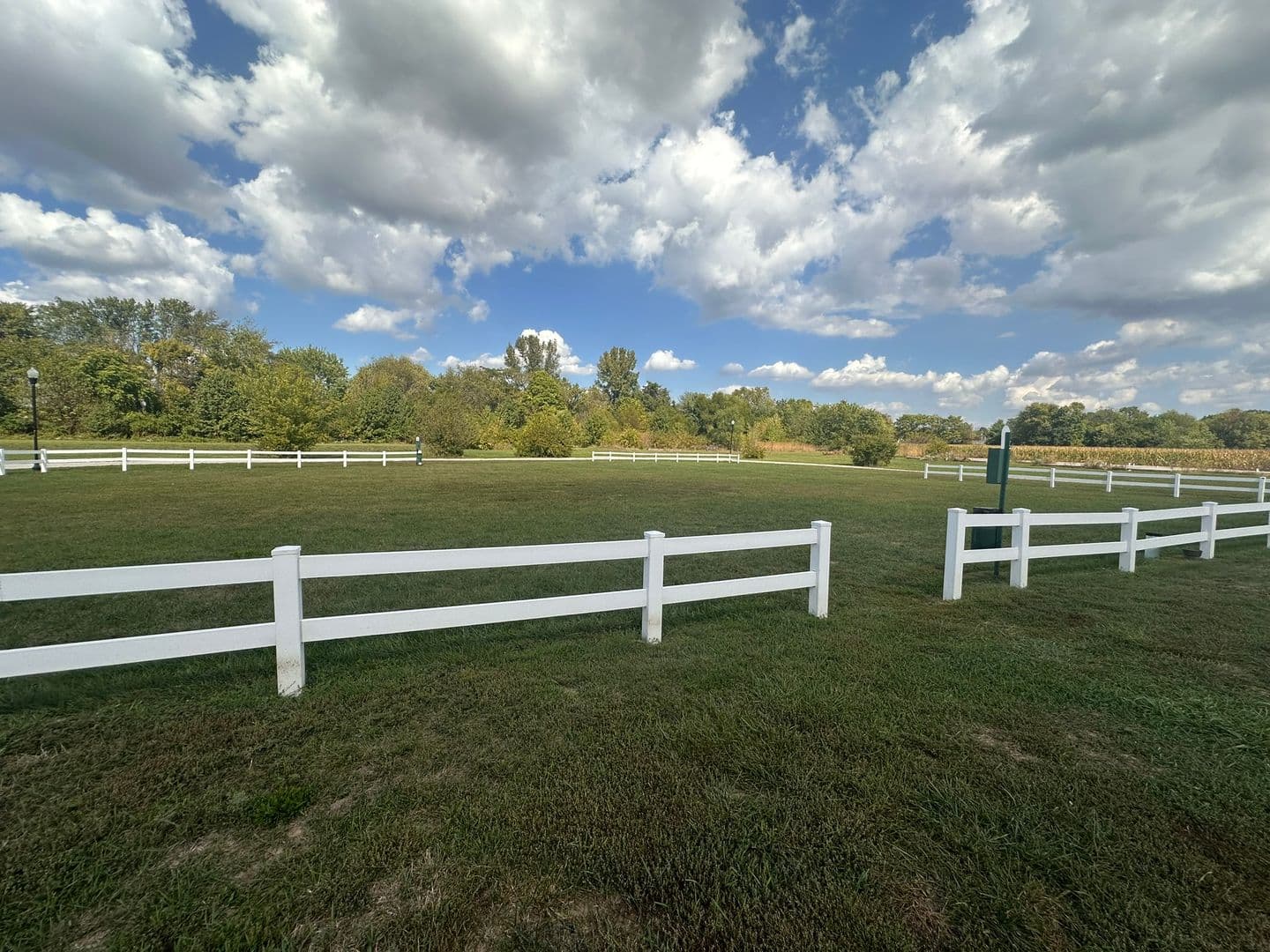 Trafalgar Apartment: 703 W Trafalgar Pointe Way