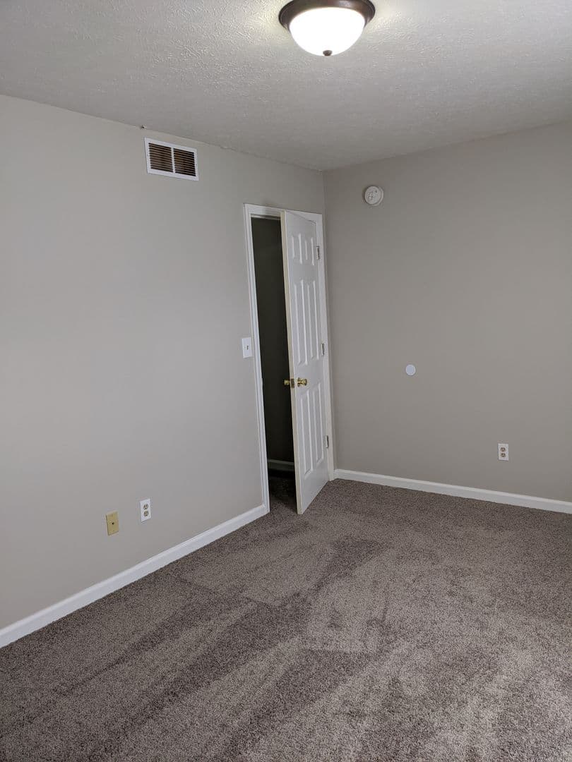 Bloomington Apartment: 1622 S. Curry Pike