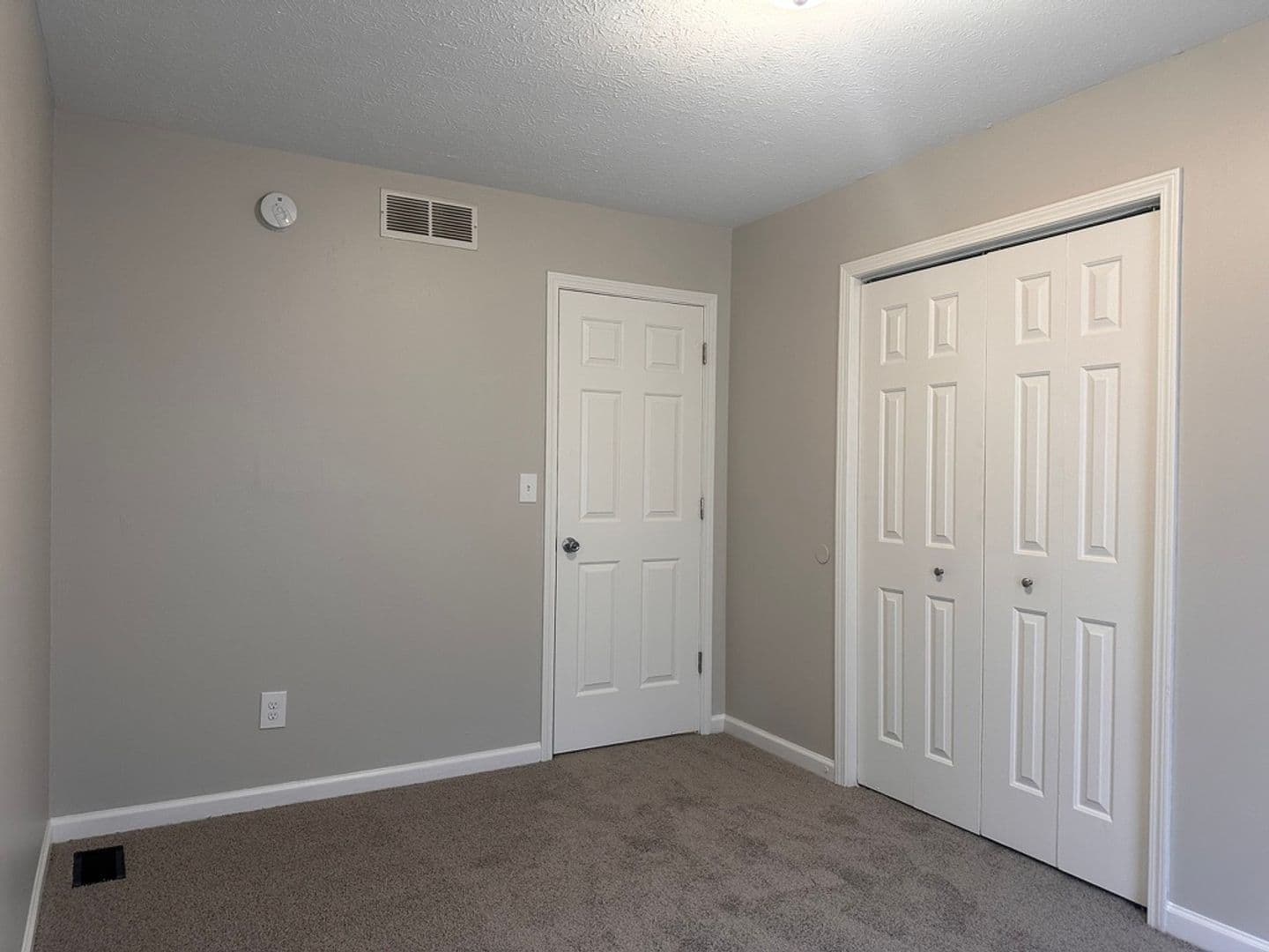 Bloomington Apartment: 1622 S. Curry Pike