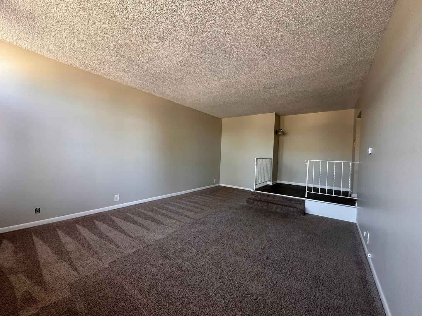 Terre Haute Apartment: 801 E. Springhill Dr