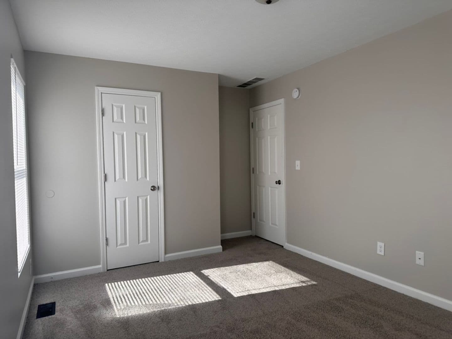 Bloomington Apartment: 1622 S. Curry Pike