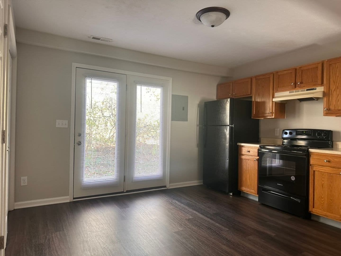 Bloomington Apartment: 1622 S. Curry Pike