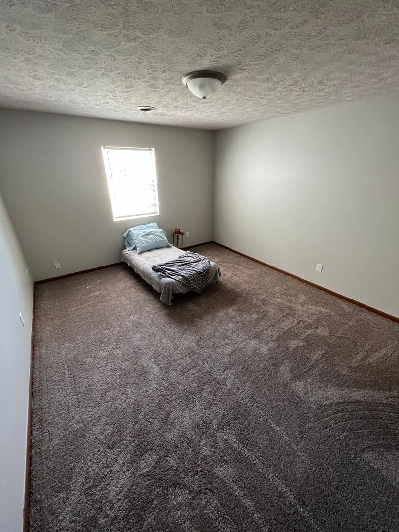 Terre Haute Apartment: 801 E. Springhill Dr