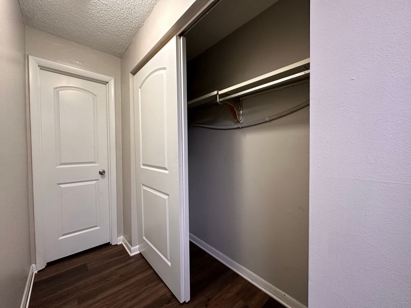 Terre Haute Apartment: 801 E. Springhill Dr