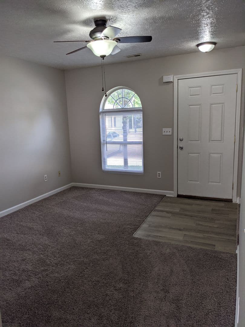 Bloomington Apartment: 1622 S. Curry Pike