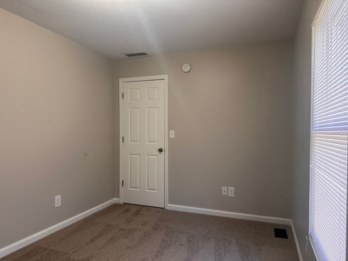 Bloomington Apartment: 1622 S. Curry Pike