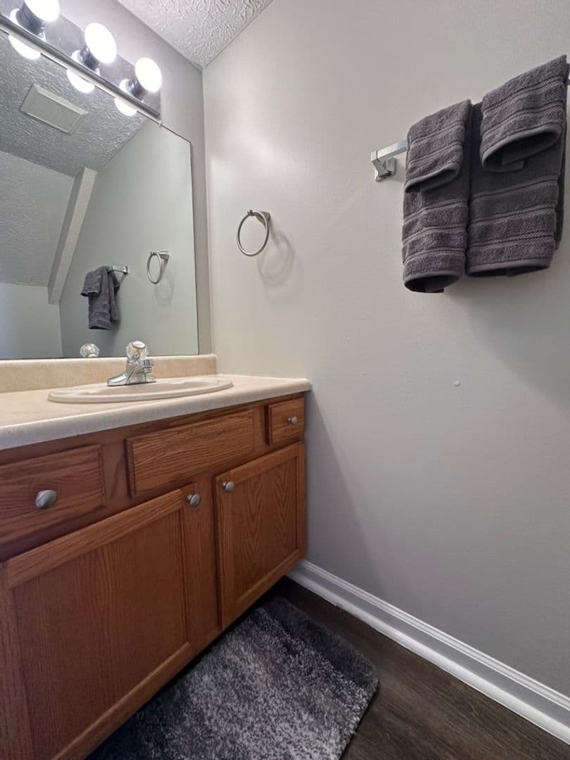 Bloomington Apartment: 1622 S. Curry Pike
