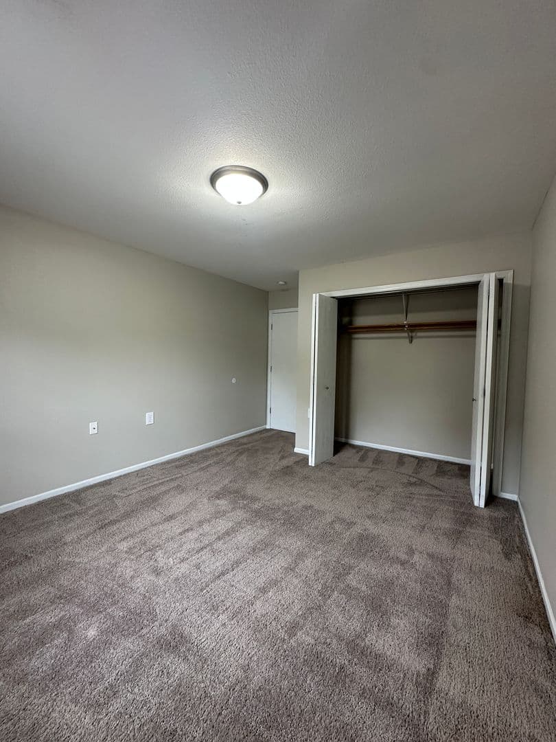 Terre Haute Apartment: Springdale Lane
