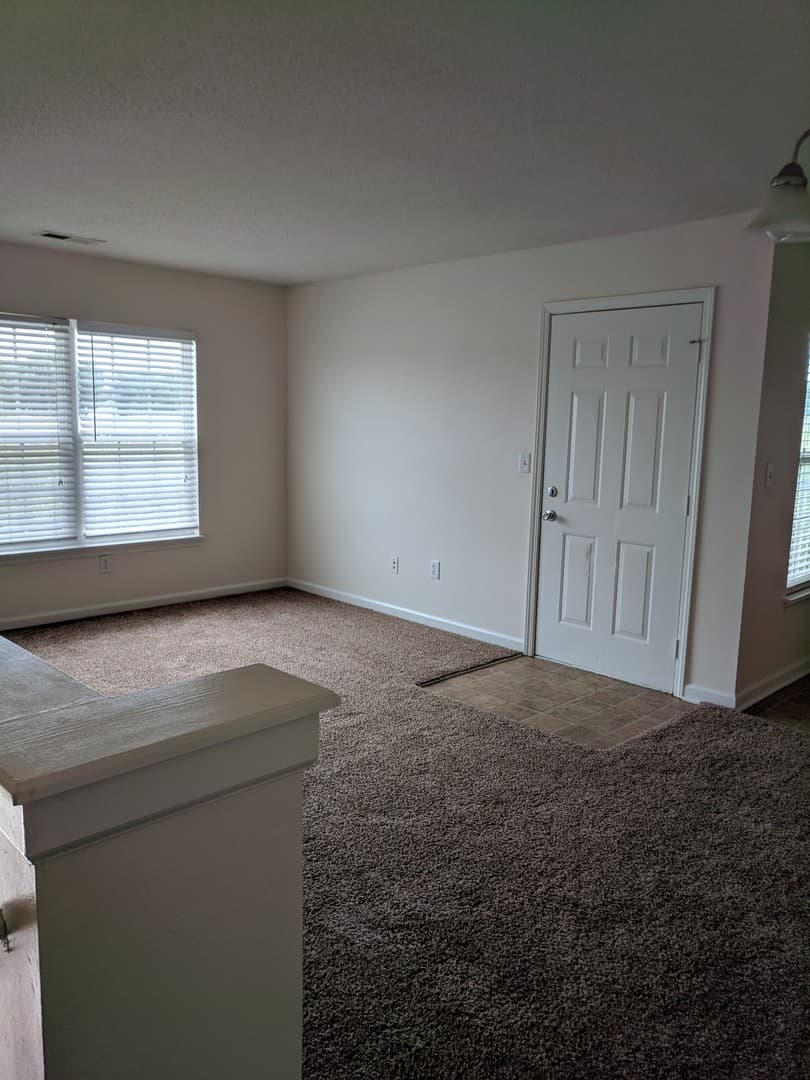 Trafalgar Apartment: 703 W Trafalgar Pointe Way