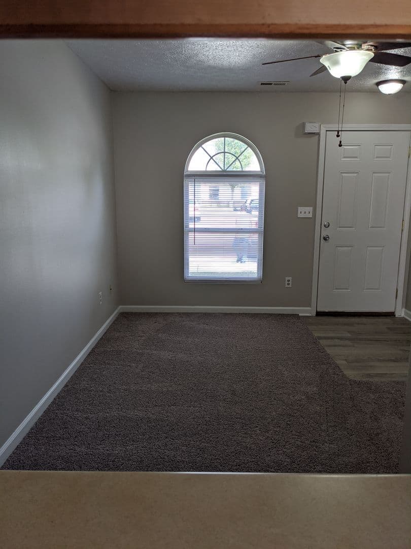 Bloomington Apartment: 1622 S. Curry Pike