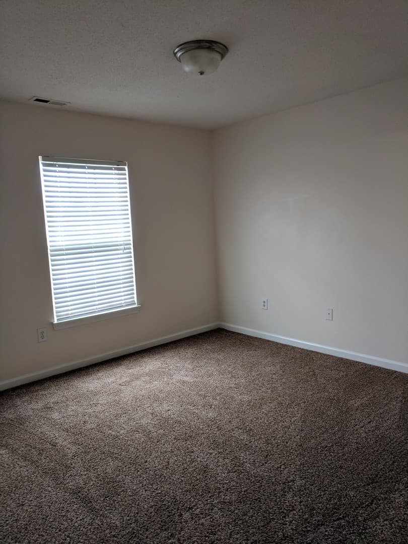 Trafalgar Apartment: 703 W Trafalgar Pointe Way