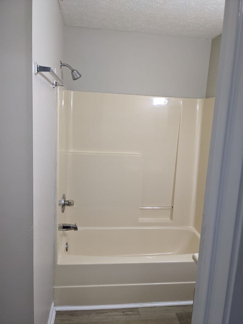 Bloomington Apartment: 1622 S. Curry Pike