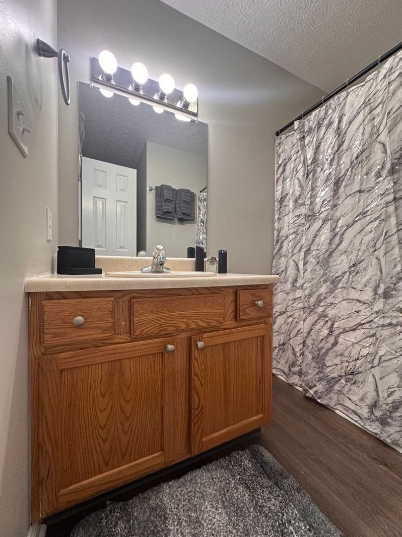 Bloomington Apartment: 1622 S. Curry Pike