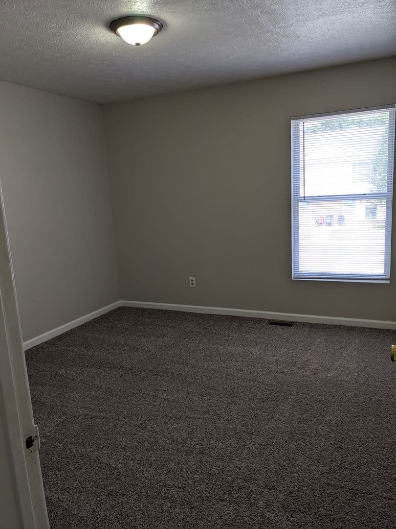 Bloomington Apartment: 1622 S. Curry Pike