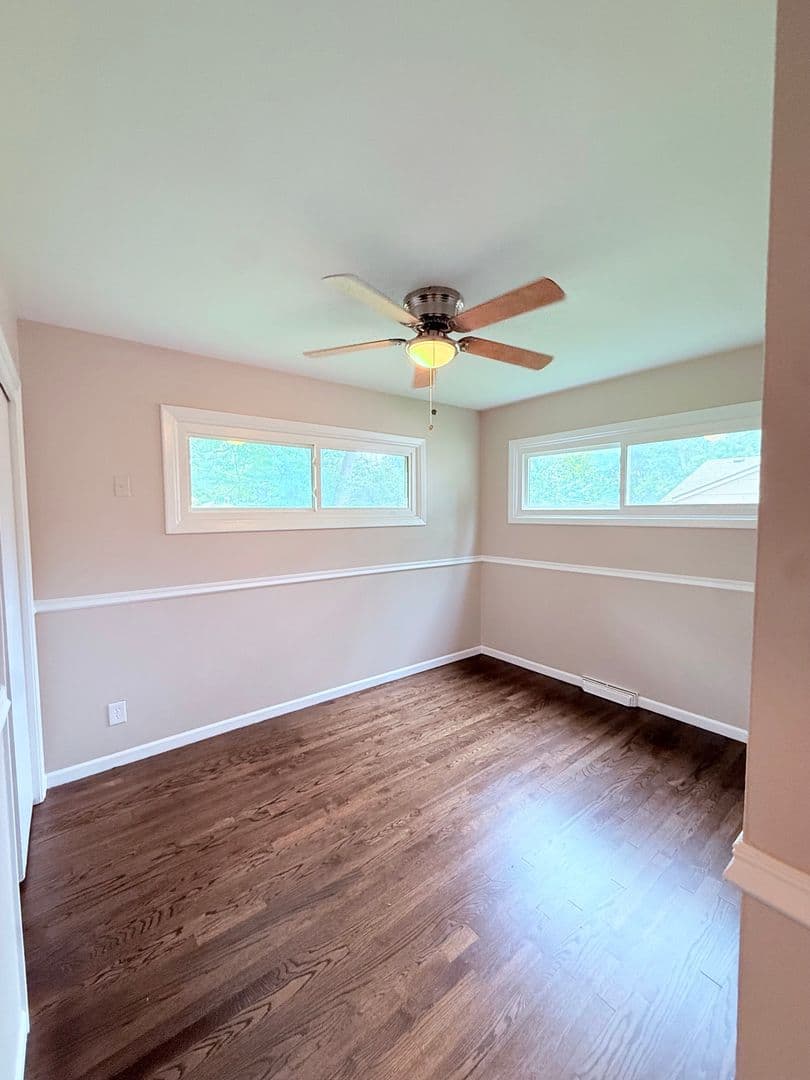 Lees Summit House: 208 McClendon Drive