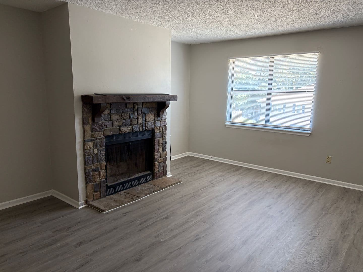 Kansas City Apartment: 8302 N Everton Ave