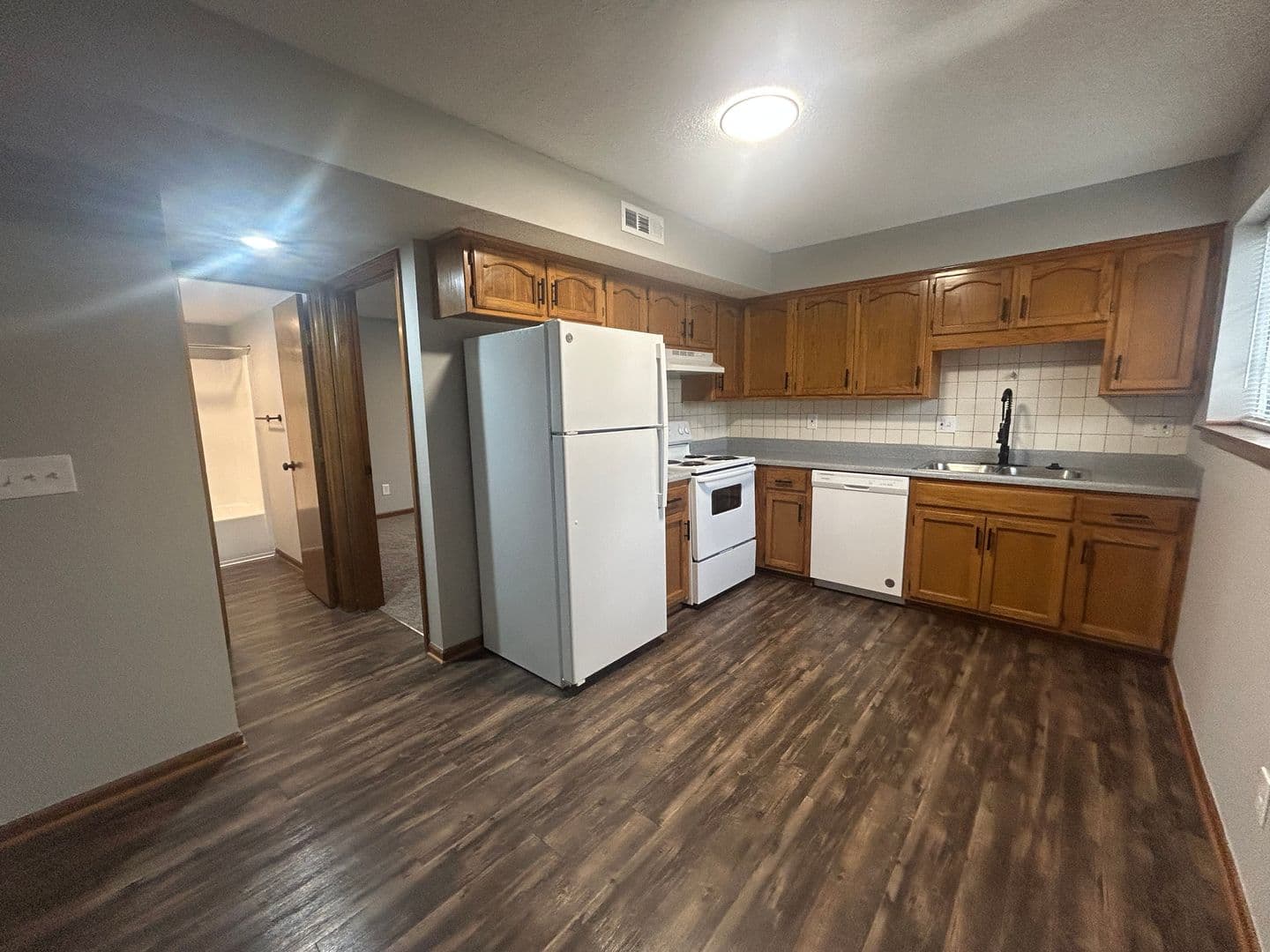 Blue Springs Apartment: 3403 NW Duncan Rd