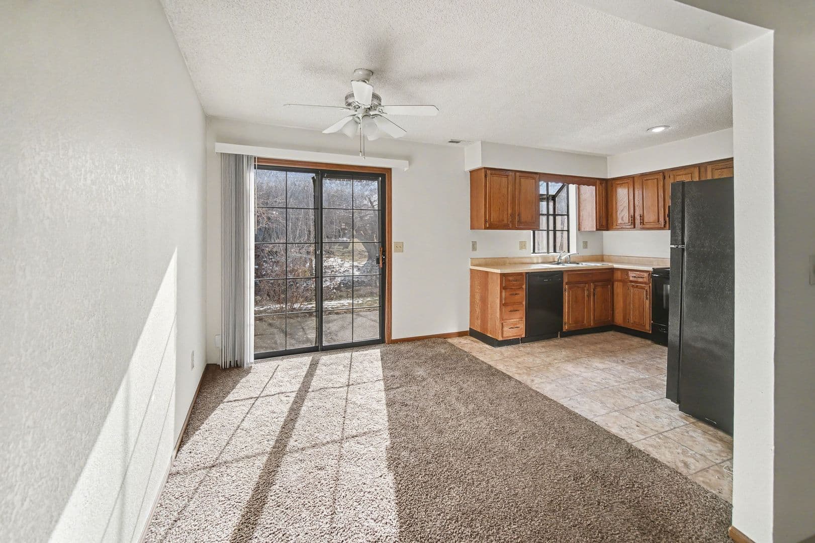 Blue Springs House: 410 NW Nottingham Lane
