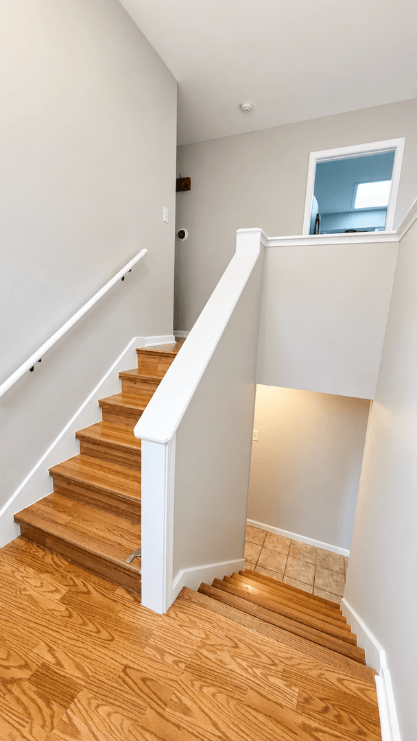 Blue Springs House: 409 NE Duncan Rd