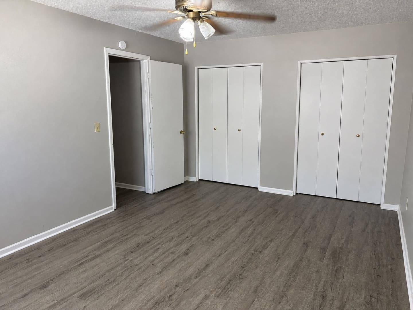 Kansas City Apartment: 8302 N Everton Ave