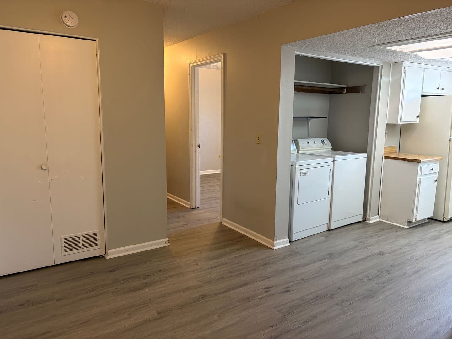 Kansas City Apartment: 8302 N Everton Ave