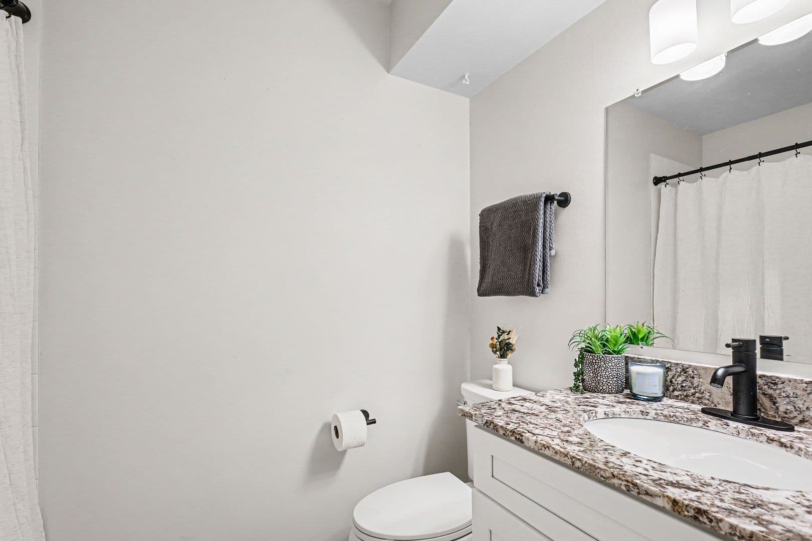 Overland Park Apartment: 8441 Robinson Street