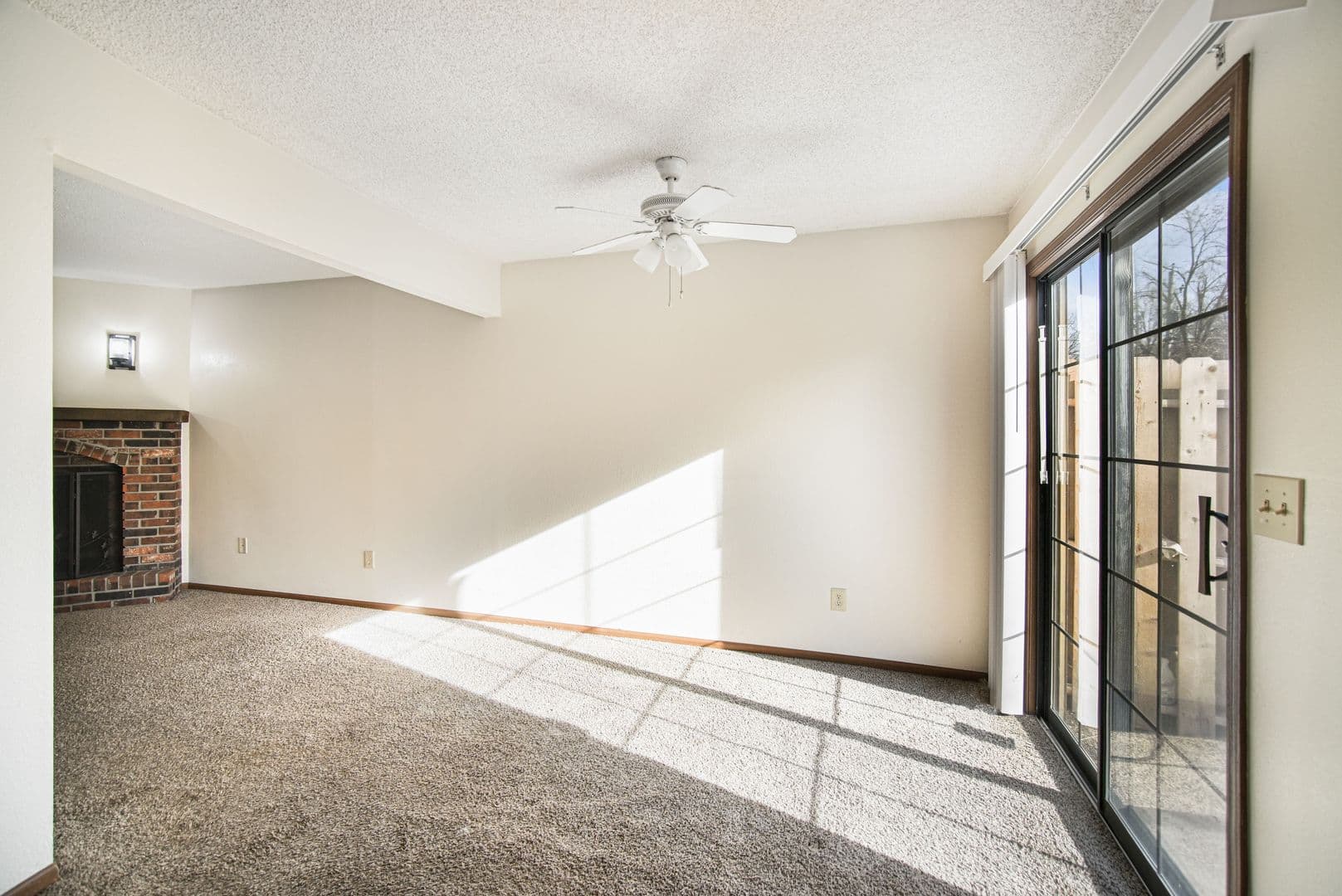 Blue Springs House: 410 NW Nottingham Lane