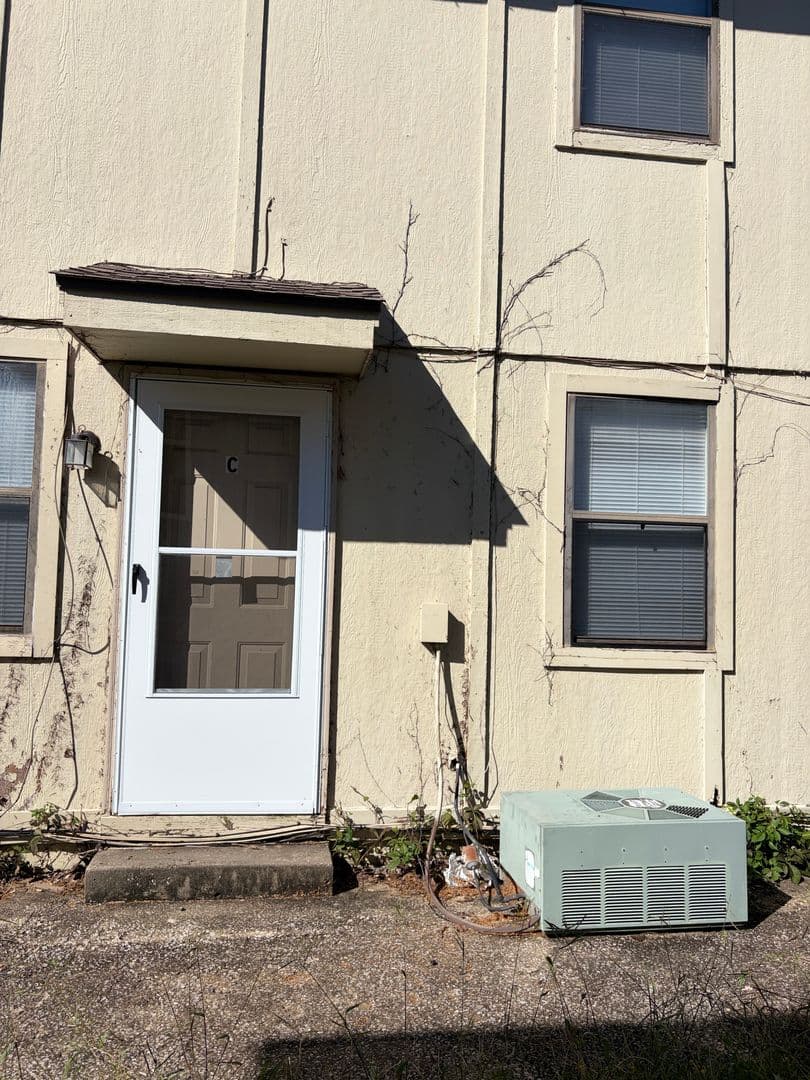 Kansas City Apartment: 8707 NW 82ND Terrace