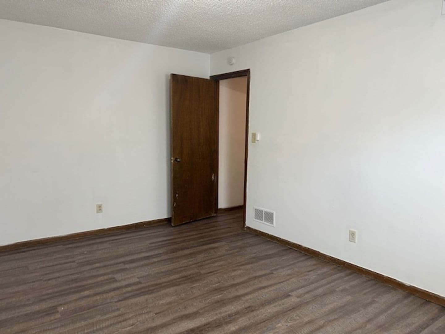 Raytown Townhome: 8307 Woodson Drive