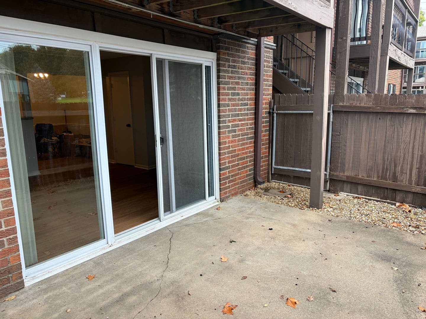 Mission Apartment: 5801 Woodson St