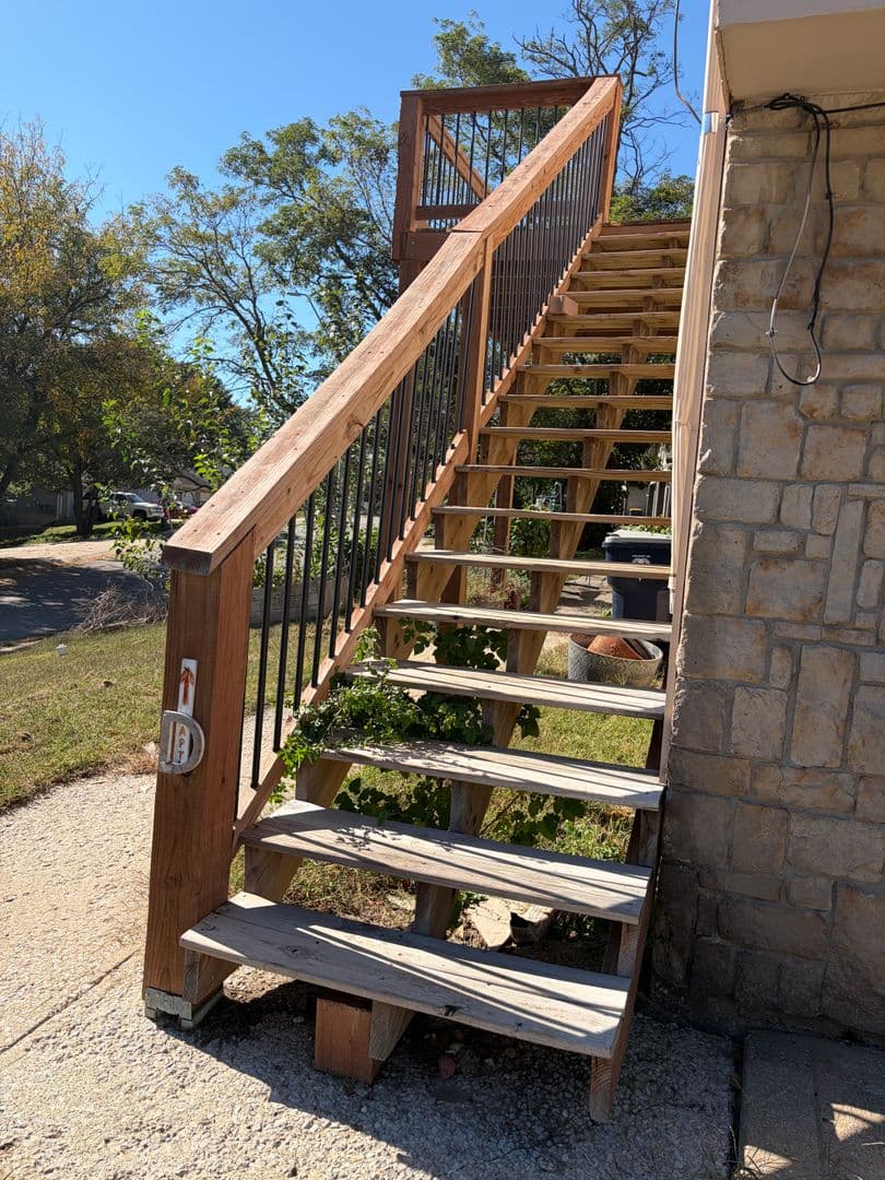 Kansas City Apartment: 8302 N Everton Ave