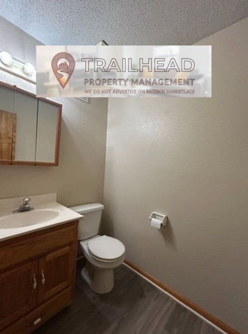 Grain Valley Townhome: 1108 SW Ephraim Dr