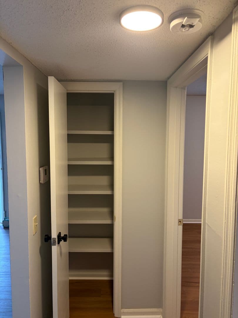 Mission Apartment: 5801 Woodson St