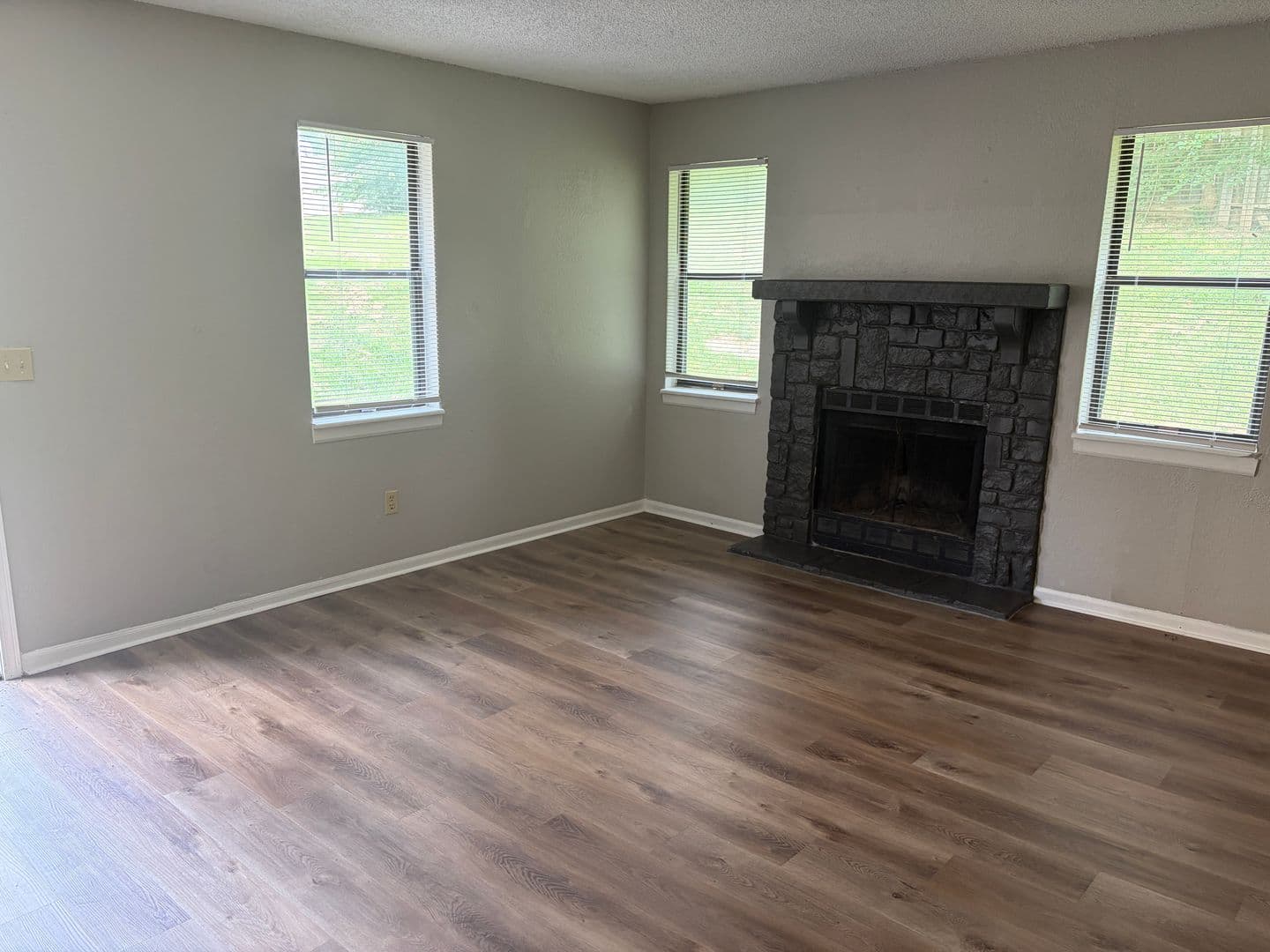Kansas City Apartment: 8702 NW 82nd Ter
