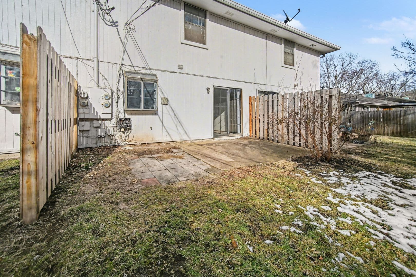 Blue Springs House: 410 NW Nottingham Lane