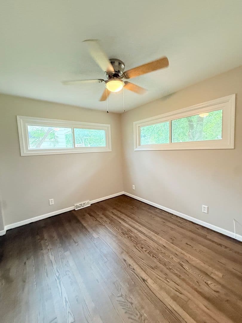 Lees Summit House: 208 McClendon Drive