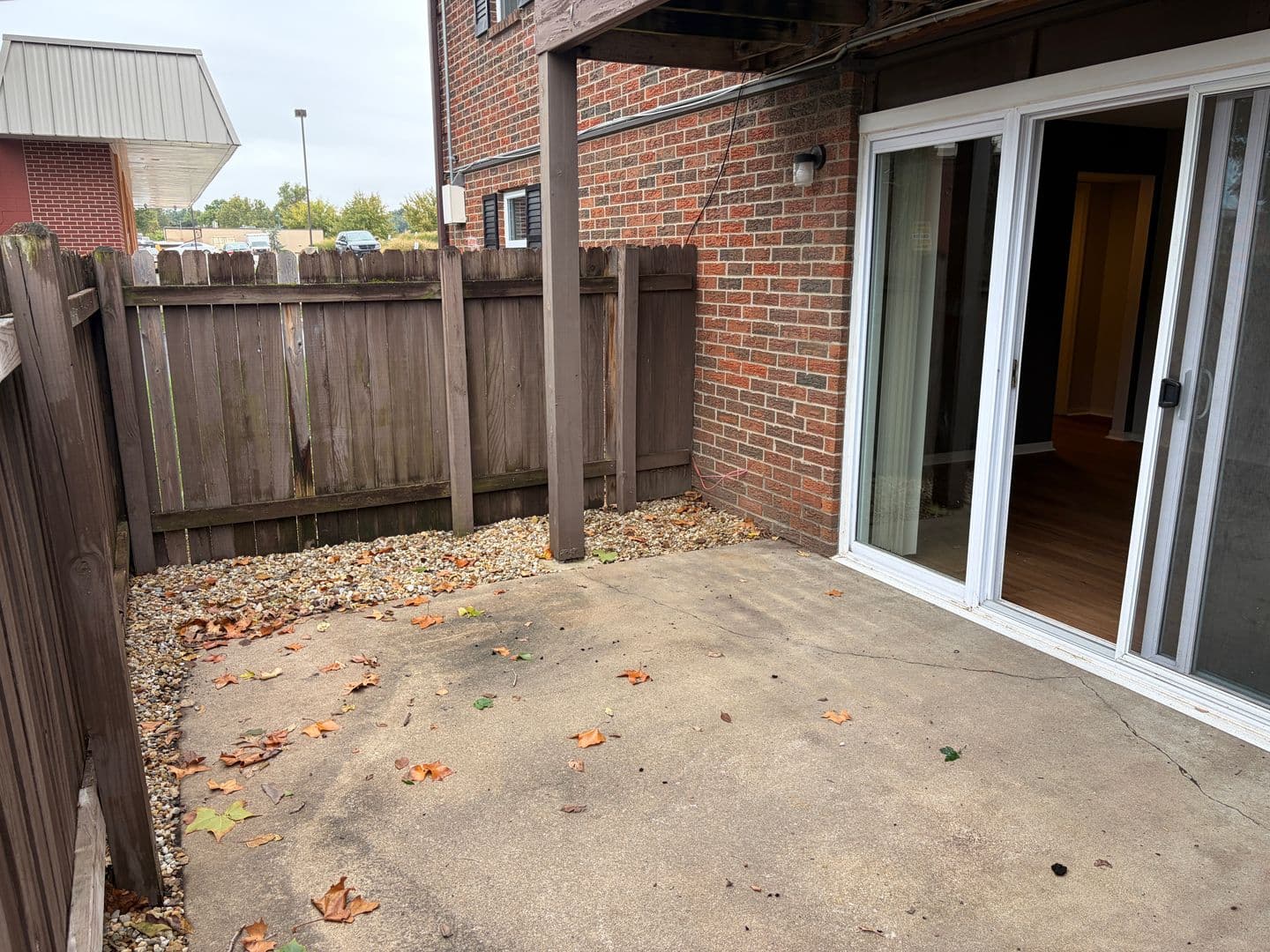 Mission Apartment: 5801 Woodson St