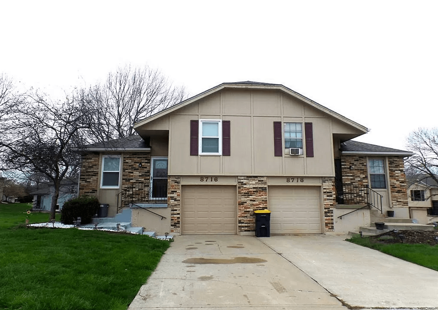 Kansas City Townhome: 8716 N Chatham Ave