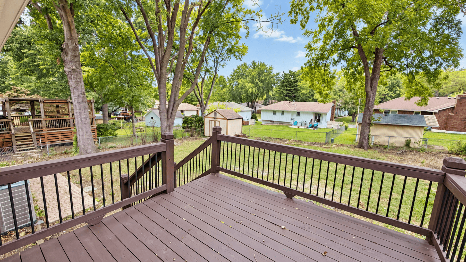 Blue Springs House: 409 NE Duncan Rd